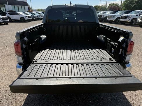 Used 2022 Toyota Tacoma TRD Off-Road AWD/4WD image 21