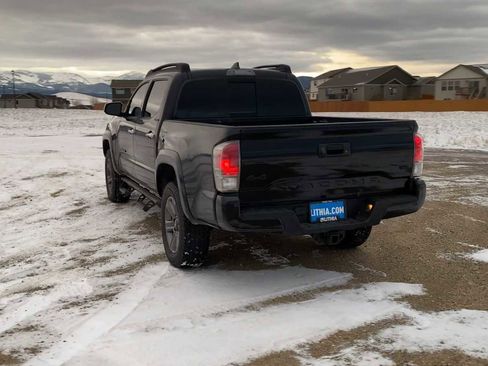 Used 2017 Toyota Tacoma Limited w/ Tow Package image 7