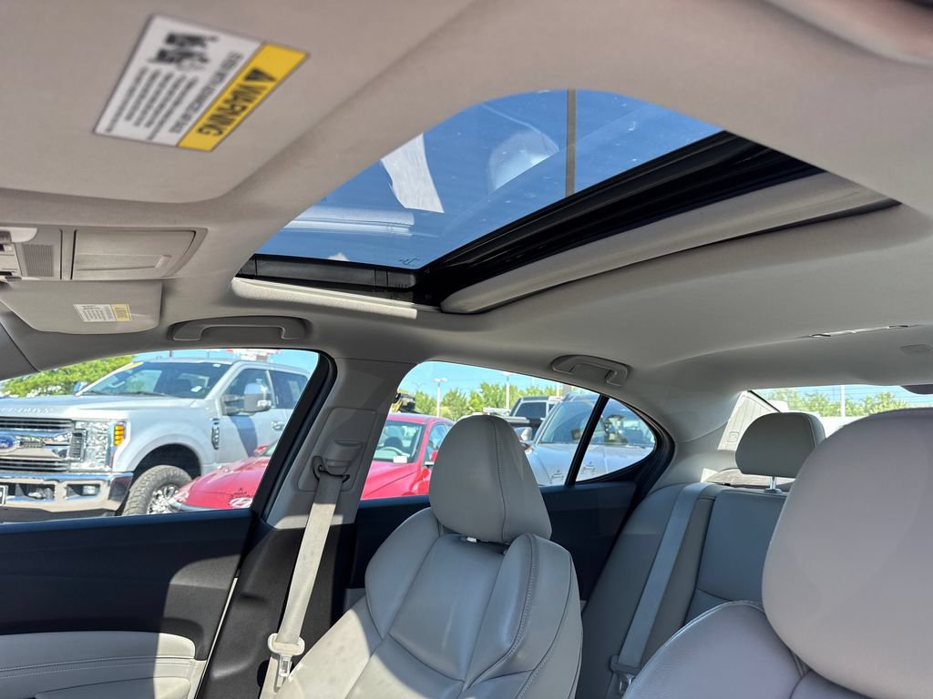 Used 2016 Acura TLX FWD image 12