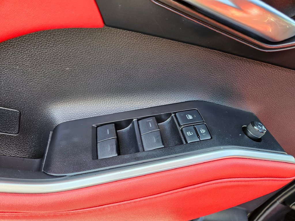 Used 2021 Toyota Highlander XSE AWD/4WD image 23