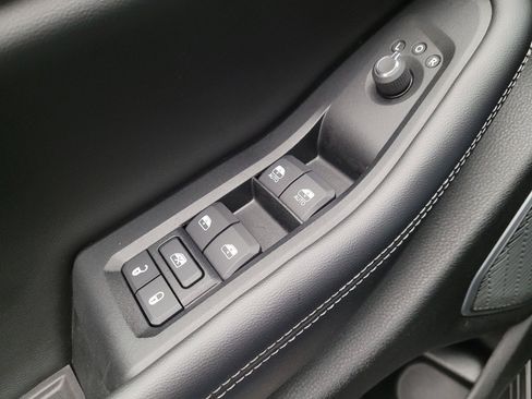 Used 2023 Jeep Grand Cherokee 4WD 4xe image 27