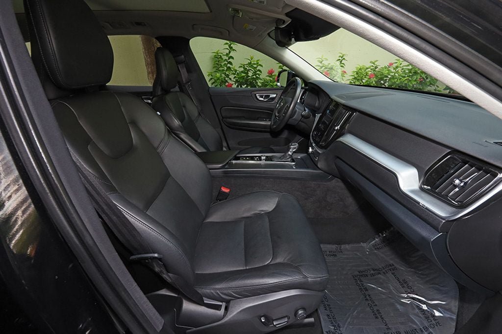 Used 2019 Volvo XC60 T5 Momentum w/ Multimedia Package AWD/4WD image 29