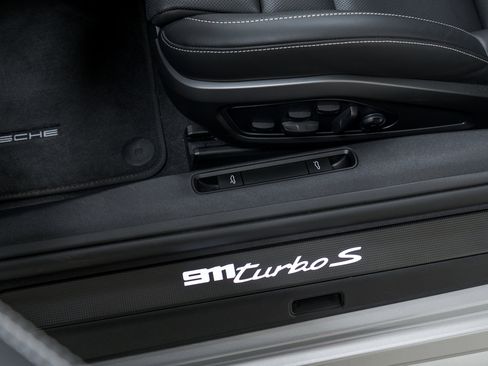 Certified 2025 Porsche 911 Turbo S AWD/4WD image 16