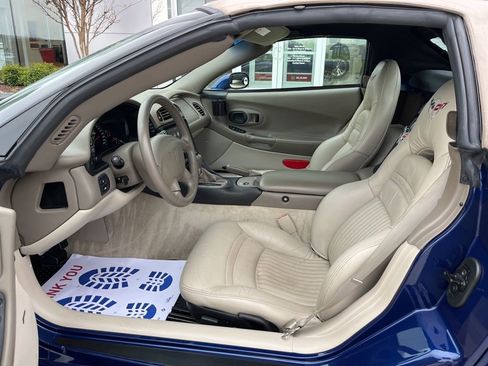 Used 2004 Chevrolet Corvette Convertible w/ Preferred Equipment Group image 4