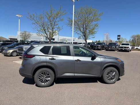 Used 2024 Nissan Rogue S image 6