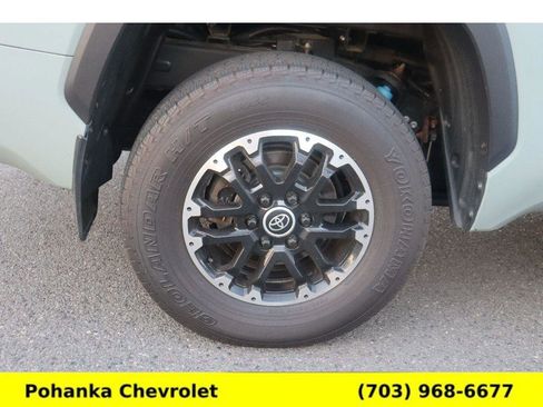 Used 2022 Toyota Tundra SR5 w/ TRD Off-Road Package image 31