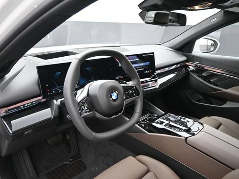 New 2027 BMW 530i RWD image 11