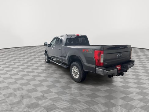 Used 2019 Ford F250 Lariat w/ Chrome Package image 2