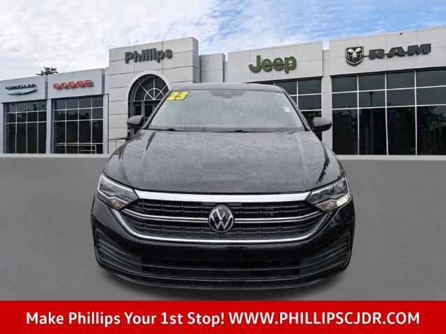 Used 2023 Volkswagen Jetta SE FWD image 9