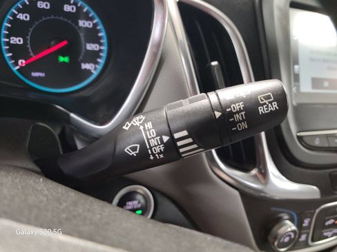 Used 2018 Chevrolet Equinox LS image 30