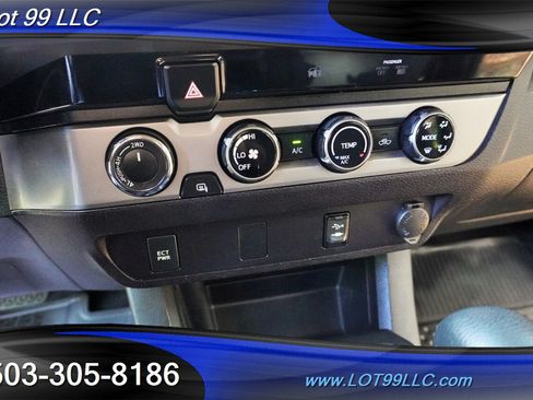 Used 2017 Toyota Tacoma SR5 w/ Tow Package AWD/4WD image 25