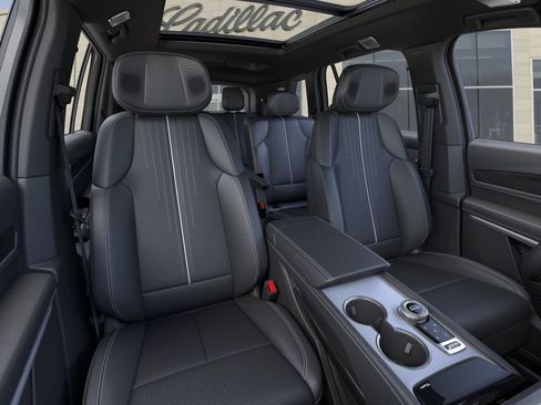 New 2027 Cadillac Vistiq Sport w/ LPO, Floor Liner Package AWD/4WD image 16