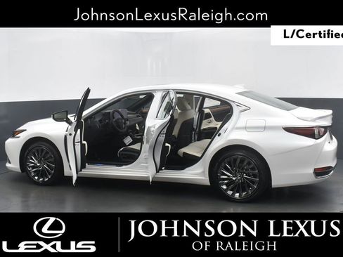 Certified 2025 Lexus ES 300h Ultra Luxury w/ Accessory Package (Z2) image 31