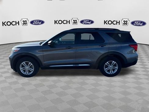 Used 2023 Ford Explorer XLT AWD/4WD image 4