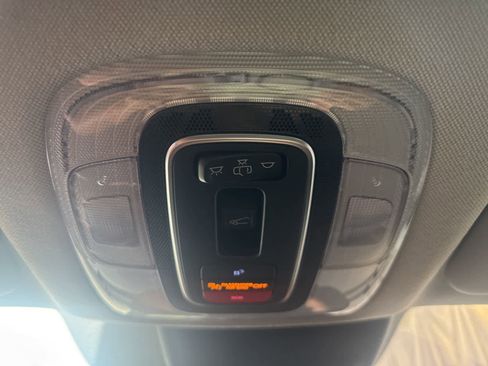 Used 2024 Hyundai Elantra Limited image 28