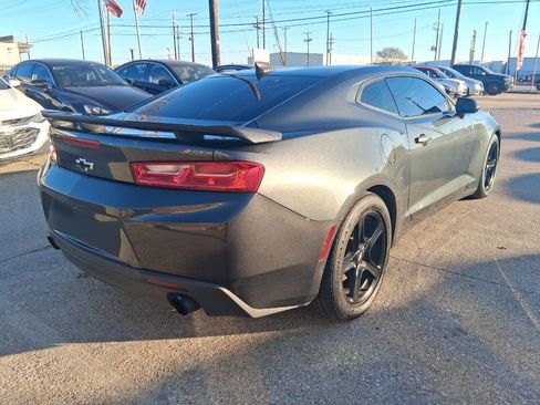 Used 2016 Chevrolet Camaro LT w/ Technology Package image 5