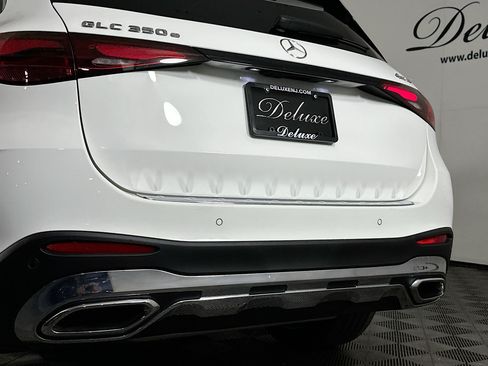 Used 2025 Mercedes-Benz GLC 350e 4MATIC w/ AMG Line image 24