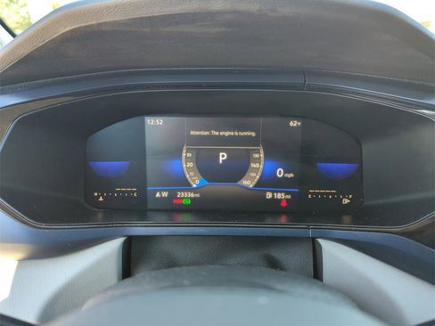 Used 2022 Volkswagen Taos SE w/ Panoramic Sunroof Package image 45