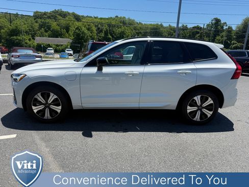 Certified 2025 Volvo XC60 T8 Plus w/ Climate Package AWD/4WD image 5