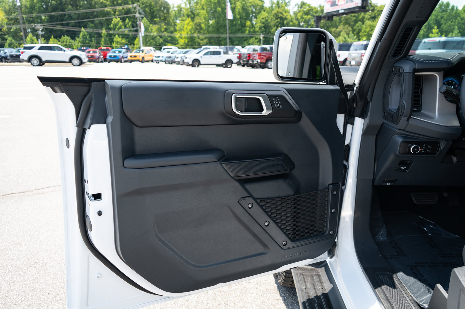New 2026 Ford Bronco Outer Banks w/ Sasquatch Package AWD/4WD image 16