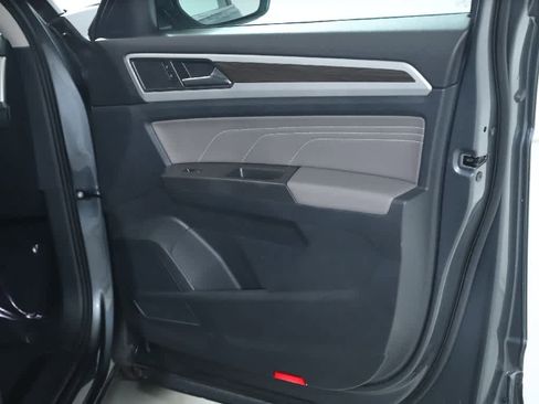 Certified 2023 Volkswagen Atlas SE image 36