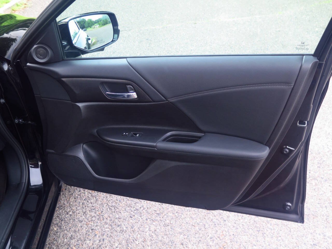Used 2015 Honda Accord EX image 33