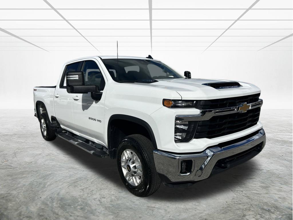 Used 2025 Chevrolet Silverado 2500 LT w/ Convenience Package AWD/4WD image 2
