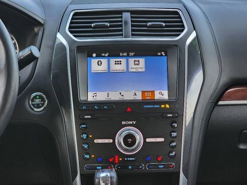 Used 2019 Ford Explorer Platinum image 27