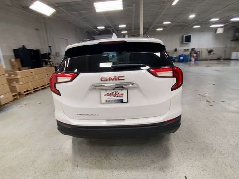 Certified 2023 GMC Terrain SLE w/ Driver Convenience Package image 10