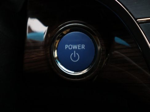 Used 2013 Toyota Avalon Limited image 25