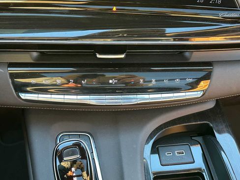 Used 2023 Cadillac Escalade Premium Luxury w/ Performance Package image 30