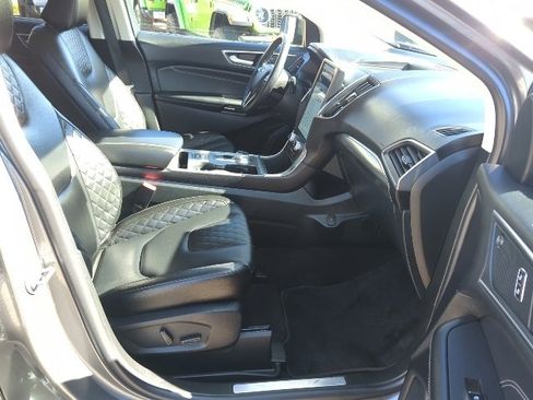 Used 2024 Ford Edge Titanium image 18