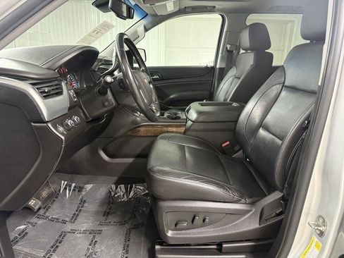 Used 2019 Chevrolet Suburban LT AWD/4WD image 12