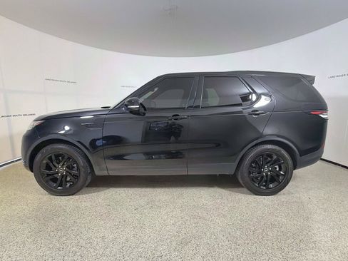 Used 2017 Land Rover Discovery SE AWD/4WD image 2