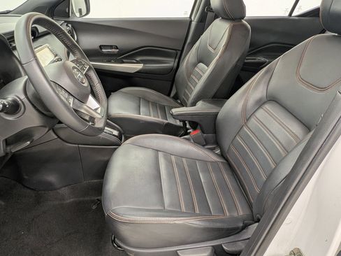 Used 2020 Nissan Kicks SR w/ SR Premium Package image 4