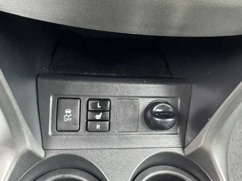 Used 2010 Toyota RAV4 Limited AWD/4WD image 22
