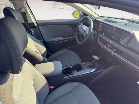 New 2026 Kia K4 FWD image 15