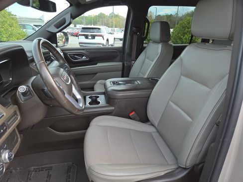 Used 2022 GMC Yukon XL SLT image 19