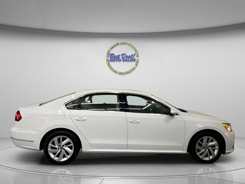 Used 2018 Volkswagen Passat 2.0T SE FWD image 6