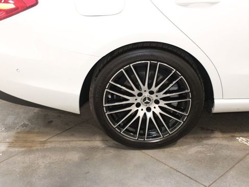 Used 2025 Mercedes-Benz C 300 4MATIC Sedan image 32