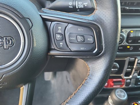 Used 2024 Jeep Gladiator Mojave image 17