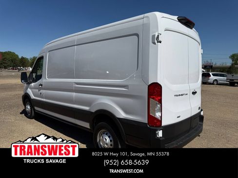 Used 2023 Ford Transit 250 Medium Roof AWD image 3