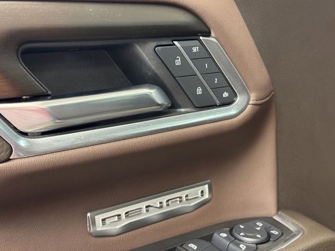 Used 2025 GMC Sierra 1500 Denali w/ Denali Reserve Package image 9