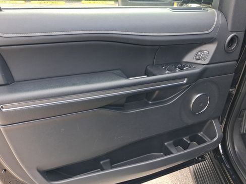 Used 2024 Ford Expedition Max XLT RWD image 12
