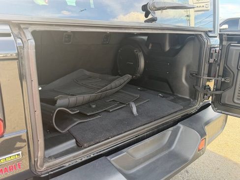 Used 2021 Jeep Wrangler Unlimited Sport AWD/4WD image 5