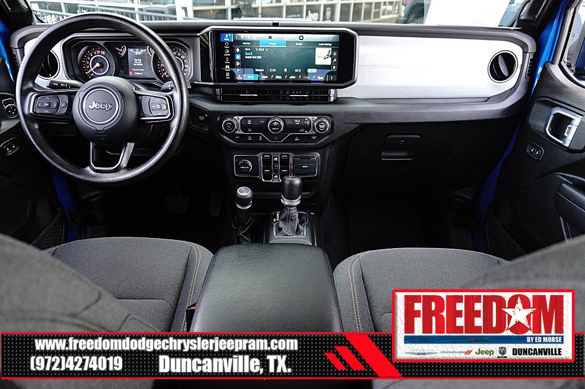 Used 2025 Jeep Gladiator Sport AWD/4WD image 11