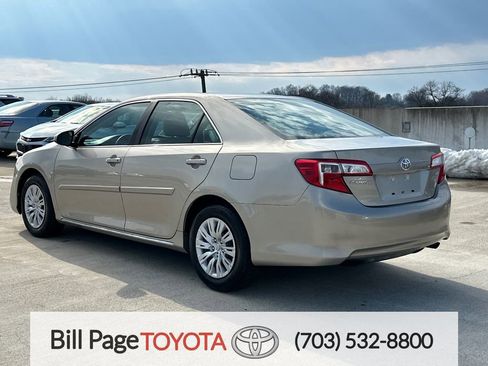 Used 2014 Toyota Camry LE image 3