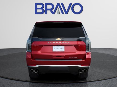 Used 2025 Chevrolet Suburban Premier image 6