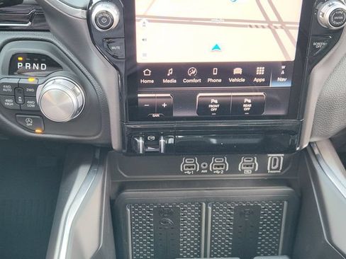 New 2026 RAM 1500 Laramie AWD/4WD image 17