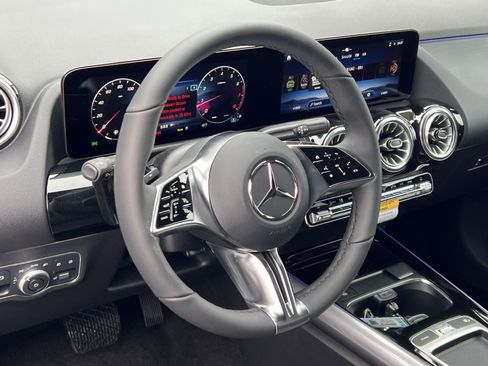 Used 2026 Mercedes-Benz GLA 250 4MATIC image 14
